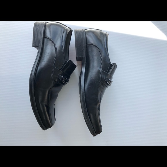 Dress shoes - Picture 2 of 5
